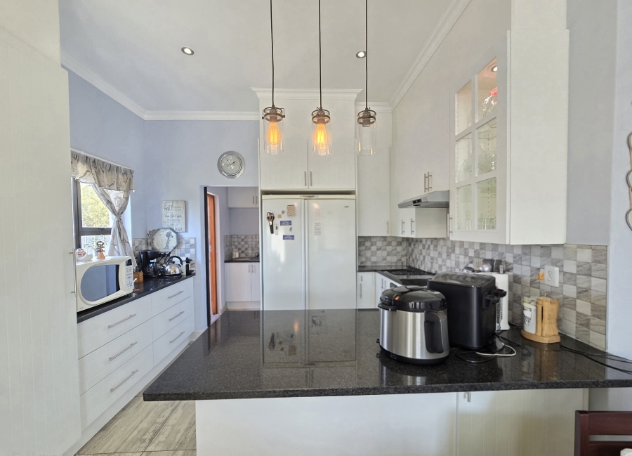 3 Bedroom Property for Sale in Gateway Manor North West